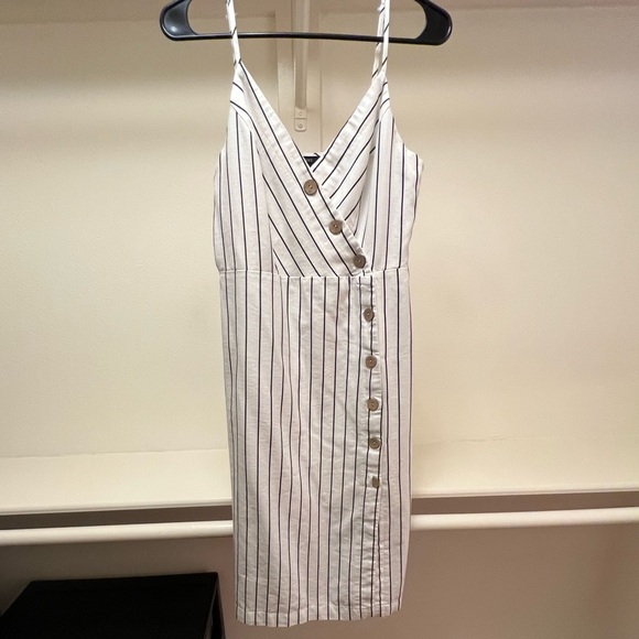 Forever 21 Size L White Midi Dress - Picture 2 of 2